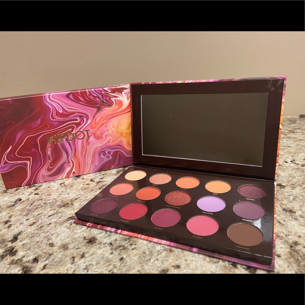 Brand new eye shadow palette